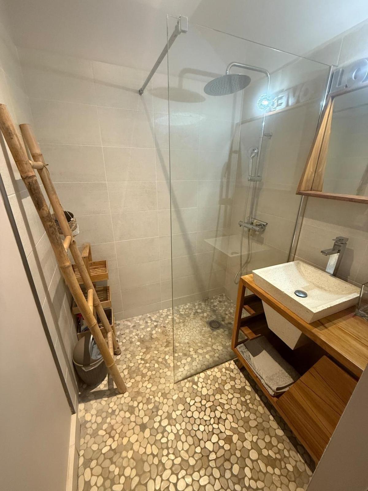 Le Havre De Paix En Garrigue 4 Chambres 3 Sdb Piscine Bezouce Esterno foto